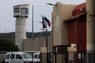 Devant l'entrée de la prison de Perpignan le 17 mars 2020.