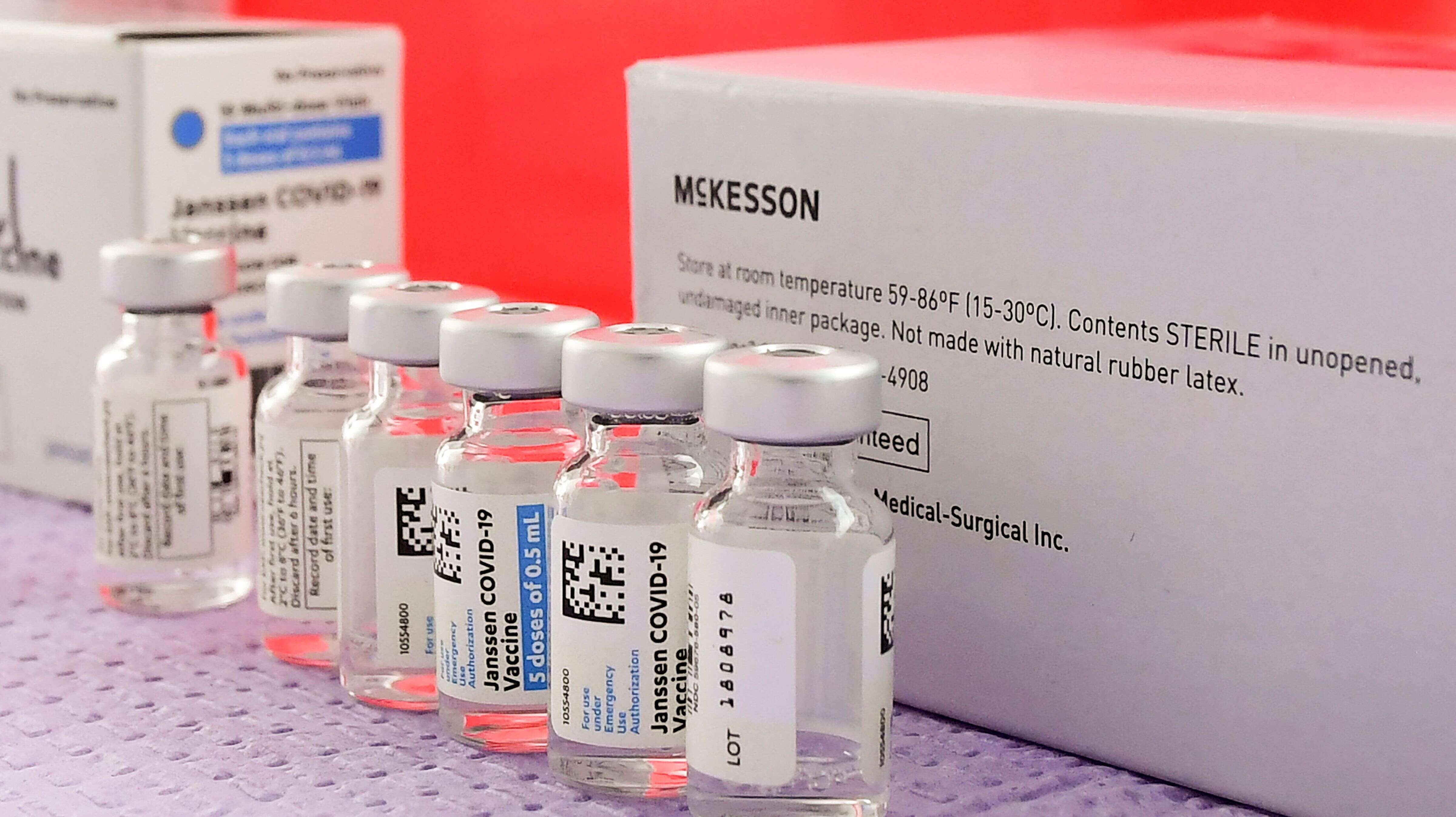 Des flacons du vaccin Johnson & Johnson. (photo d'illustration)