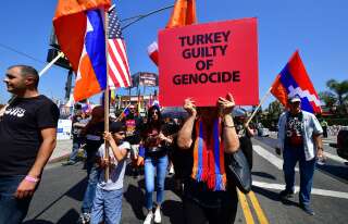En avril 2019, des Arméniens vivant en Californie ont manifesté pour dénoncer la culpabilité de la Turquie dans le génocide arménien. Ce mardi 29, la chambre des Représentants a officiellement reconnu 