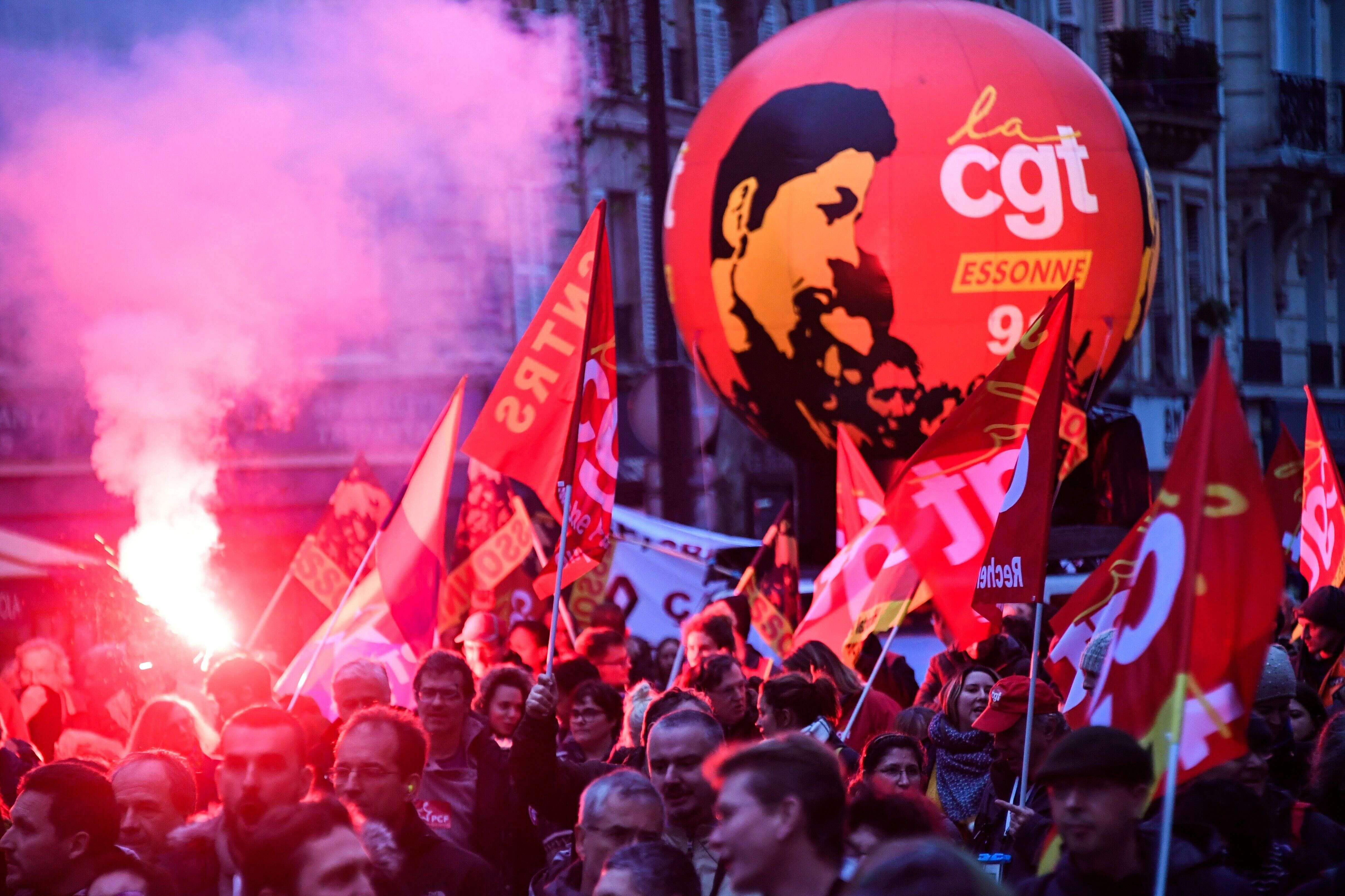 Il n'y a jamais eu autant de monde à Paris contre la réforme des retraites que ce mardi 17 décembre.