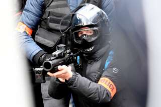 En Essonne, un policier mis en examen après un tir de LBD ayant éborgné un jeune