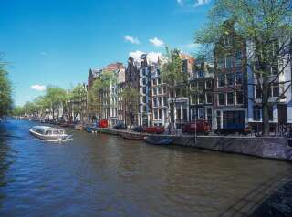 Un canal à Amsterdam, aux Pays-Bas. (photo d'illustration)