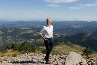 Laurent Wauquiez, ici photographié à l'été 2018 dans sa région Auvergne-Rhône-Alpes, envisage d'organiser les Jeux olympiques d'hiver de 2030. Une idée qui ne suscite pas l'adhésion de tous dans les Alpes.