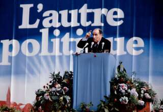 François Mitterrand photographié lors d'un meeting organisé en avril 1981, juste avant l'élection présidentielle.
