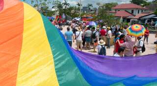 Une manifestation devant la Cour suprême du Costa Rica pour réclamer la légalisation du mariage pour tous.