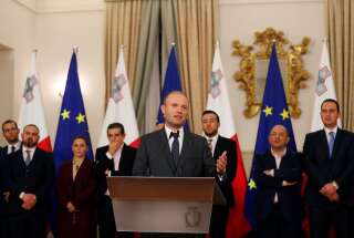 Pris dans le scandale d'une journaliste assassinée, Joseph Muscat (ici le 29 novembre 2019) le Premier ministre maltais va démissionner