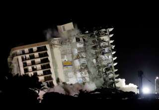 Démolition de l'immeuble partiellement effondré à Surfside, en Floride, le 24 juillet 2021