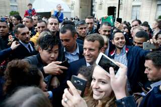 Bain de foule pour Macron à l'Élysée, visité par 20.000 curieux