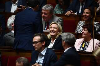 À l'Assemblée, Marine Le Pen ne veut pas siéger à l'extrême droite