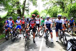 Tour de France 2021: les coureurs protestent après les accidents en série