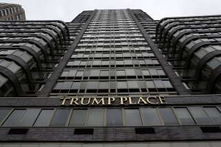 Refusant d'être associés plus longtemps à Donald Trump, trois immeubles de New York décrochent son nom de leur façade