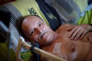 Euthanasie: Alain Cocq cesse sa grève des soins et veut aller en Suisse