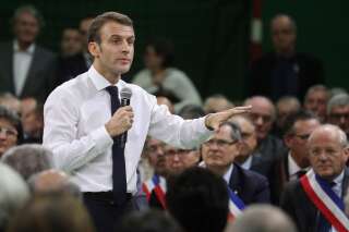 Grand débat: Macron face aux maires, un échange vu par plus d'un million de personnes