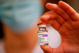 Une dose de vaccin AstraZeneca contre le coronavirus à l'hôpital de Melun le 8 février 2021  (Thomas Samson / Pool via AP)