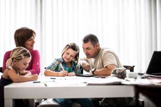 Pourquoi l'allocation de rentrée scolaire doit aussi bénéficier aux parents pratiquant l'instruction en famille sans cours par correspondance - BLOG