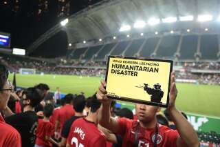 À Hong Kong, le mouvement pro-démocratie gagne les stades de foot