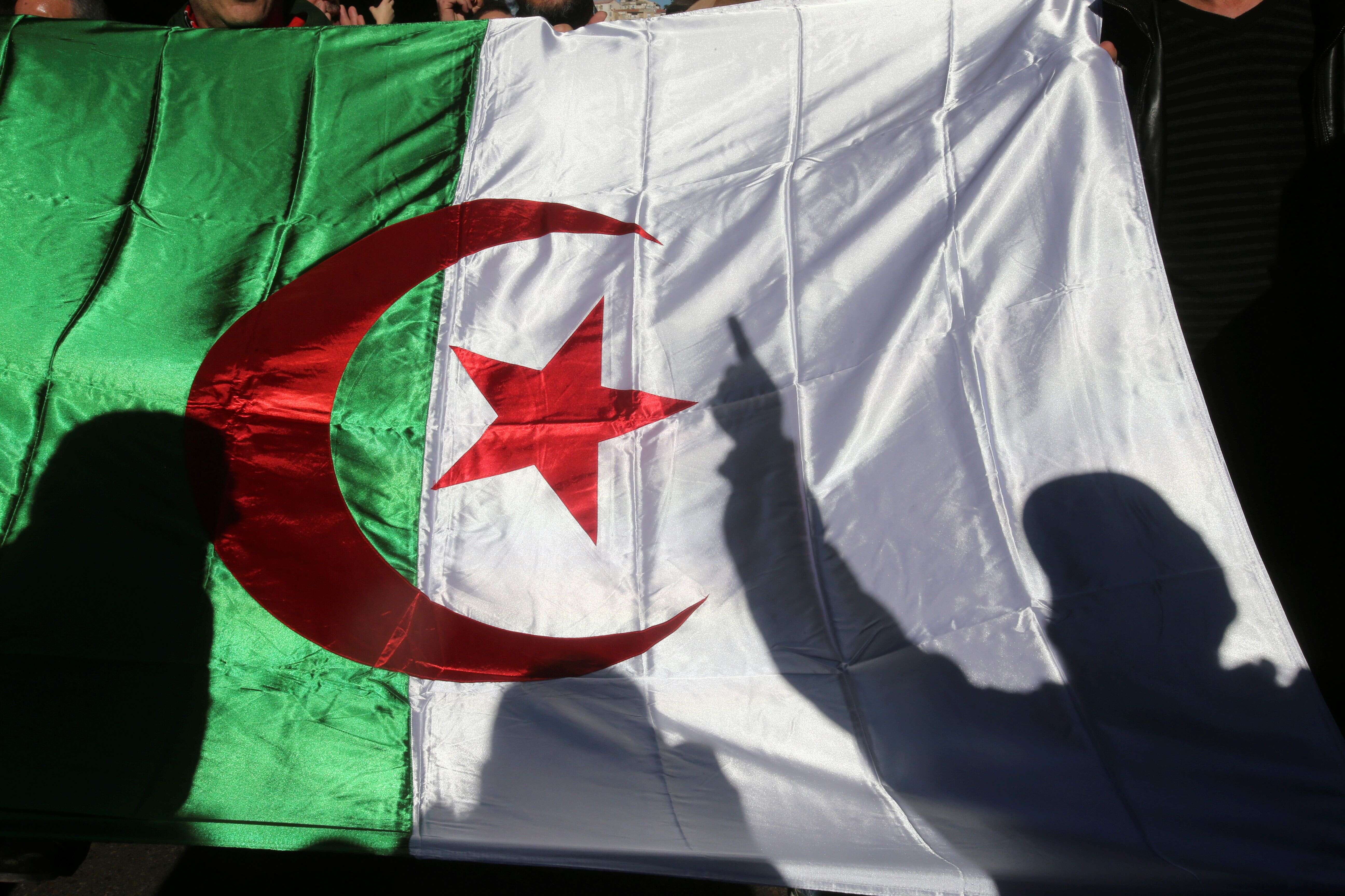 (photo 'illustration prise lors d'une manifestation contre le gouvernement algérien le 24 décembre 2019)