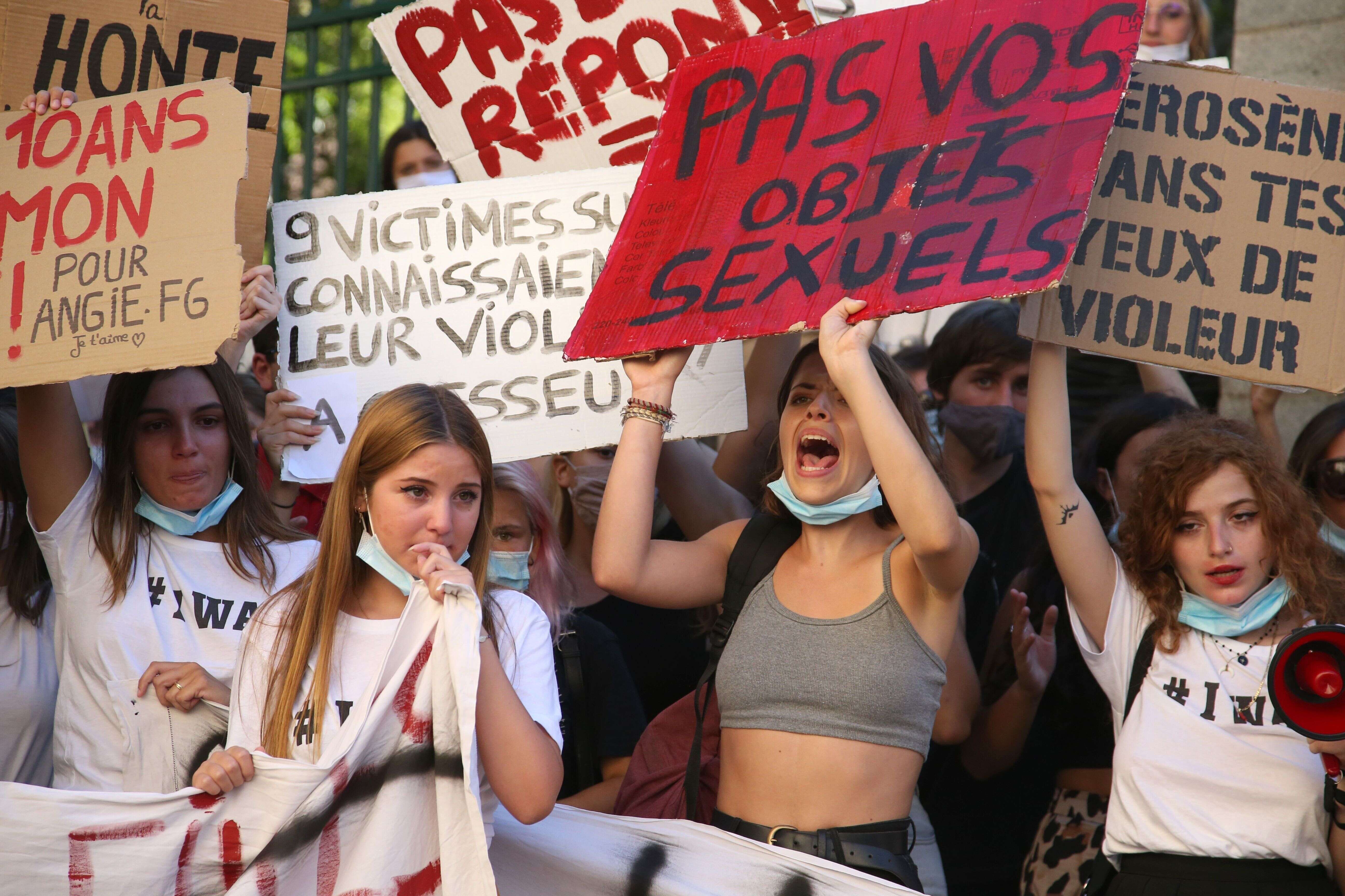 Ce dimanche 5 juillet, des centaines de femmes ont défilé dans les rues d'Ajaccio contre les violences sexuelles.