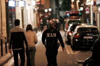 Attentat au couteau à Paris: le ministère de la Justice invite victimes et témoins à appeler ce numéro