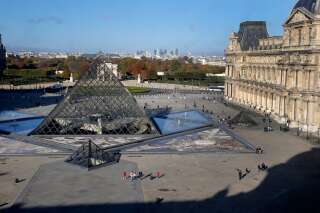 Le Louvre met aux enchères une balade sur les toits avec JR