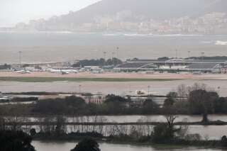 À Ajaccio, l'aéroport fermé à cause des intempéries rouvrira le 28-29 décembre