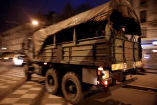 La DICOD a expliqué au HuffPost pourquoi des camions militaires avaient été aperçus près de Paris (illustration)