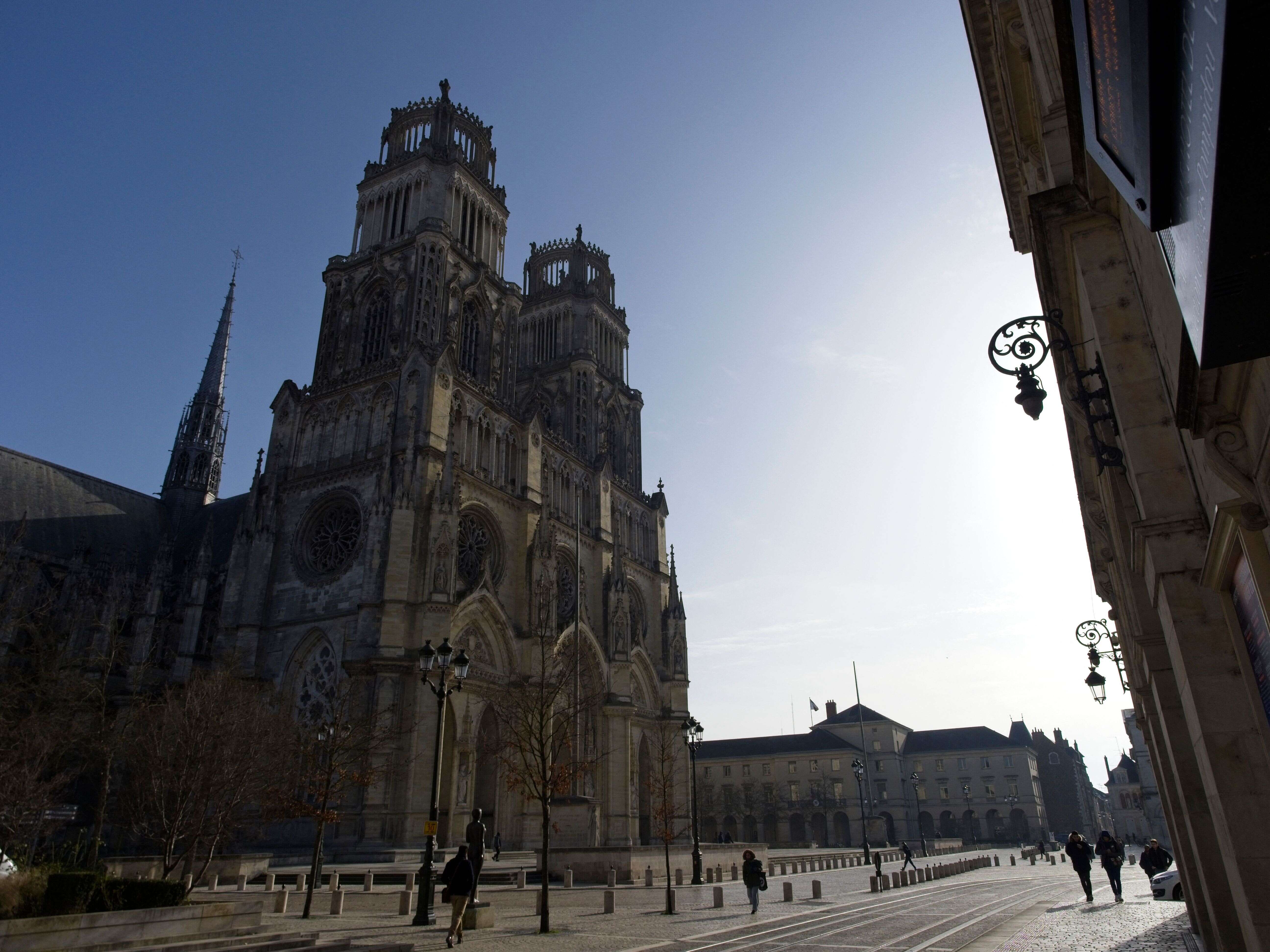 Samedi 8 mai, un rassemblement détourné en hommage à Jeanne d'Arc a été le théâtre de l'arrestation d'un homme arborant une croix gammée (photo d'illustration représentant la cathédrale d'Orléans prise en janvier 2020).