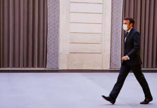 Macron tarde-t-il à annoncer sa candidature, comparé à ses prédécesseurs?