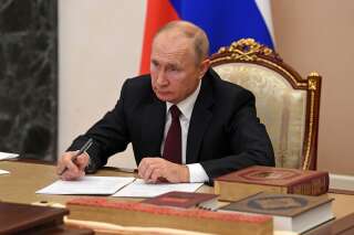Vladimir Poutine attend que les résultats officiels de l'élection présidentielle américaine soient proclamés avant d'en féliciter le vainqueur (photo du 4 novembre).