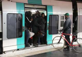 En région parisienne, le trafic RATP est à nouveau très perturbé lundi 9 décembre pour cause de grève contre la réforme des retraites