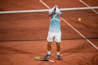 Hugo Gaston juste après sa victoire contre Stan Wawrinka à Roland-Garros, à Paris, le 2 octobre 2020.