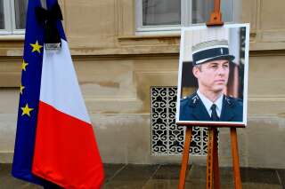 Mort d'Arnaud Beltrame, le gendarme qui s'était livré au ravisseur en échange de la libération d'otages à Trèbes
