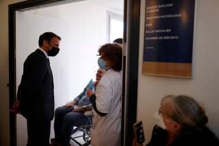 Crise des urgences: Macron au chevet de l'hôpital de Cherbourg