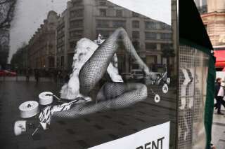 La maison Yves Saint Laurent sommée de retirer ses affiches 