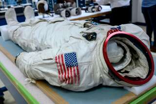 La combinaison de Neil Armstrong, premier homme sur la Lune, va disparaître