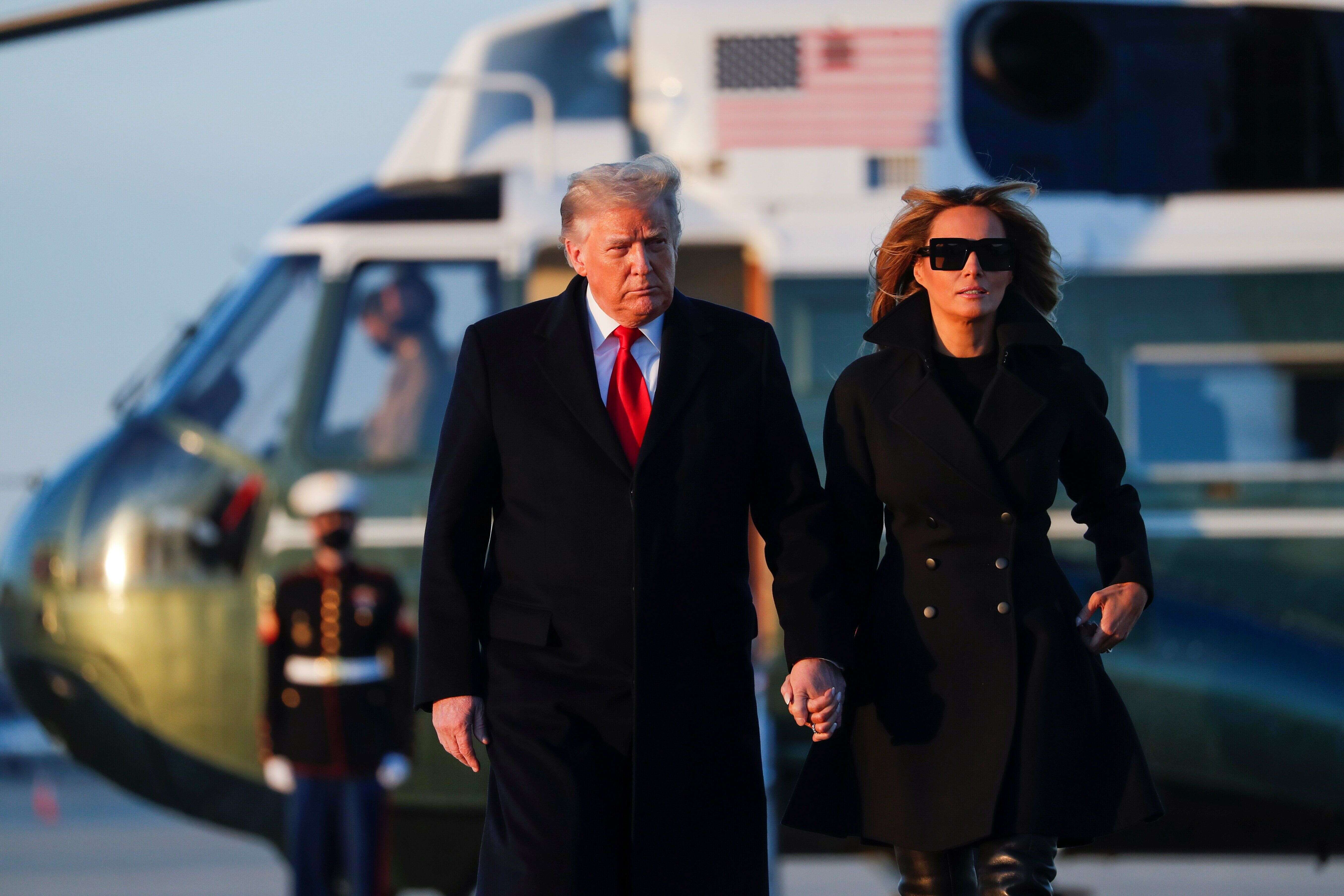 Donald Trump et sa compagne Melania Trump arrivant à Joint Base Andrews dans le Maryland, le mercredi 20 janvier