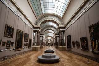 Vous pouvez désormais voir en ligne toutes les œuvres du Louvre, même celles non exposées (photo d'illustration: la Grande Galerie du musée, fermé pour cause de coronavirus, le 8 janvier 2021).