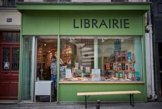 Les librairies, comme cell-ci dans le IIe arrondissement de Paris, ne sont pas autorisées à accueillir du public pendant le confinement.