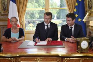 Emmanuel Macron se met (encore) en scène pour promulguer la réforme de la SNCF