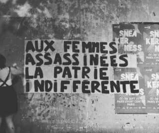 L'un des messages contre les féminicides collés dans Paris cette semaine par des militantes.