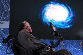 Stephen Hawking était-il plus reconnu pour ses découvertes ou pour ses talents de vulgarisateur?