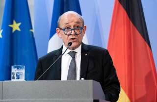 Le ministre des Affaires étrangères Jean-Yves Le Drian devant la presse à Berlin, en Allemagne, le 19 juin 2020.