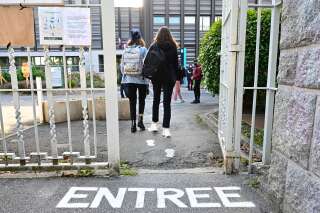 Vive émotion après le suicide d'une lycéenne transgenre à Lille (photo d'illustration prise devant un lycée de Rennes le 1er septembre 2020).