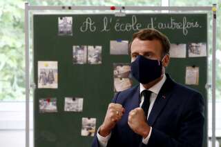 Macron visite une école de Poissy pour rassurer sur la rentrée