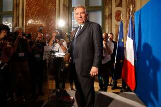 François Bayrou tente une loi ambitieuse sur la moralisation sous la pression des affaires