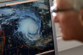 La Réunion en alerte rouge à l'approche du cyclone Emnati