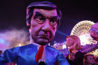 Carnaval de Nice 2017: les politiques (et leur grosse tête) s'invitent à la parade