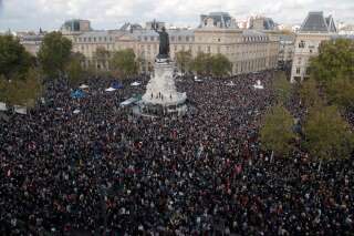 Pour Samuel Paty, la place de la République à Paris a fait silence