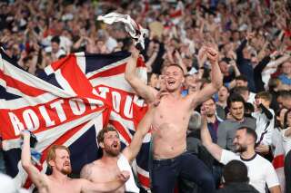 Des supporters anglais pendant la demi-finale de l'Euro-2021 entre Angleterre et Danemark.