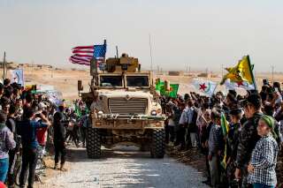 Dimanche 6 octobre, des Kurdes syriens ont manifesté à proximité d'une base gérée par la communauté internationale et notamment les États-Unis. Ils voulaient alerter quant au risque de voir la Turquie les frapper militairement.